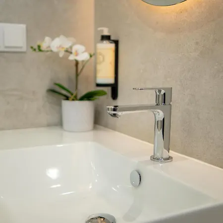 Apartment Safira 202 *